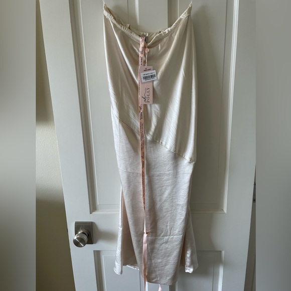 NWT! Oh Polly Marisol Bias Cut Skirt in Ivory - Picture 9 of 9